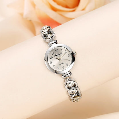 Women's watch with pearl alloy bracelet