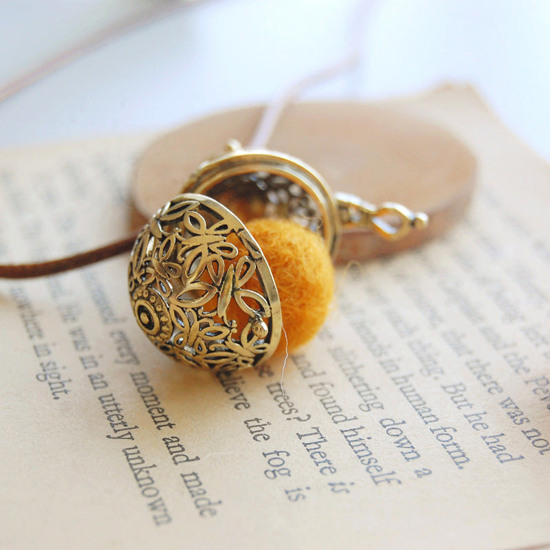 Retro Artistic Butterfly Hollow Sachet Ball Aromatherapy Necklace