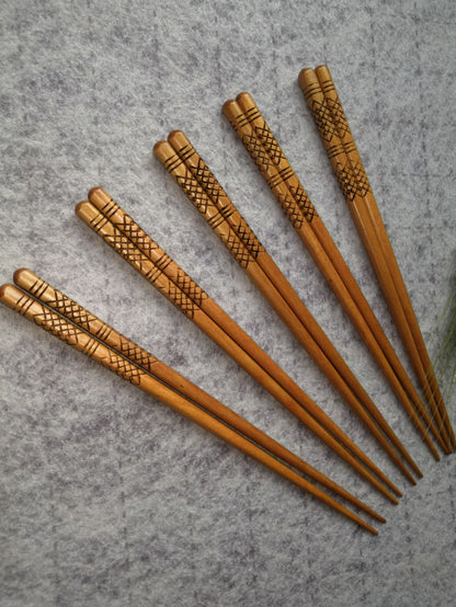 Five pairs of pointed sandalwood chopsticks