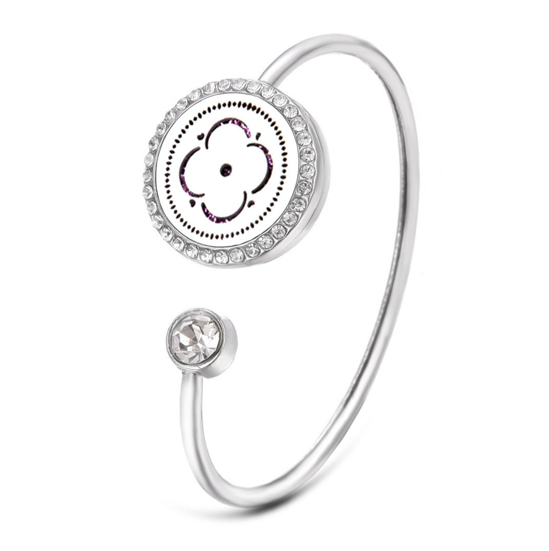 Empty Hand Jewelry Box Aromatherapy Essential Oil Bracelet