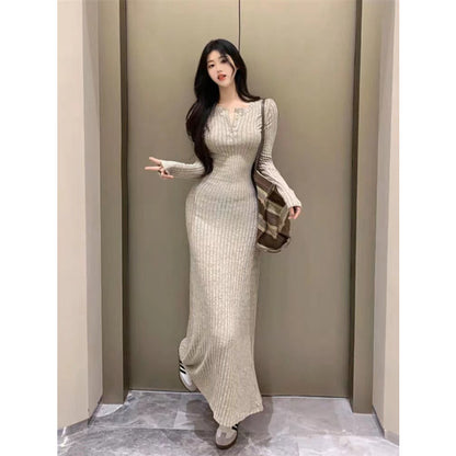 Vintage Long Sleeve Knit Dress Women's  Design Waist-Cinching Elegant V-Neck Long Dress