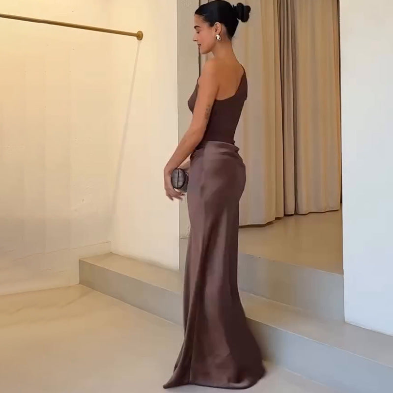 Solid Color Diagonal Collar Backless Sheath Casual Dress