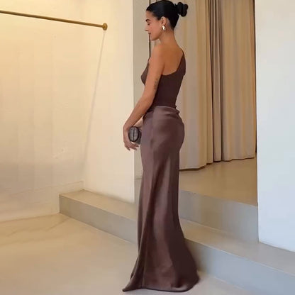 Solid Color Diagonal Collar Backless Sheath Casual Dress